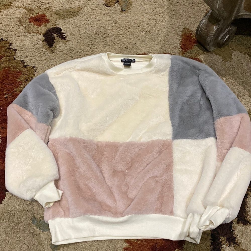 ❤️ Miss Chievous Faux Fur sweatshirt ❤️